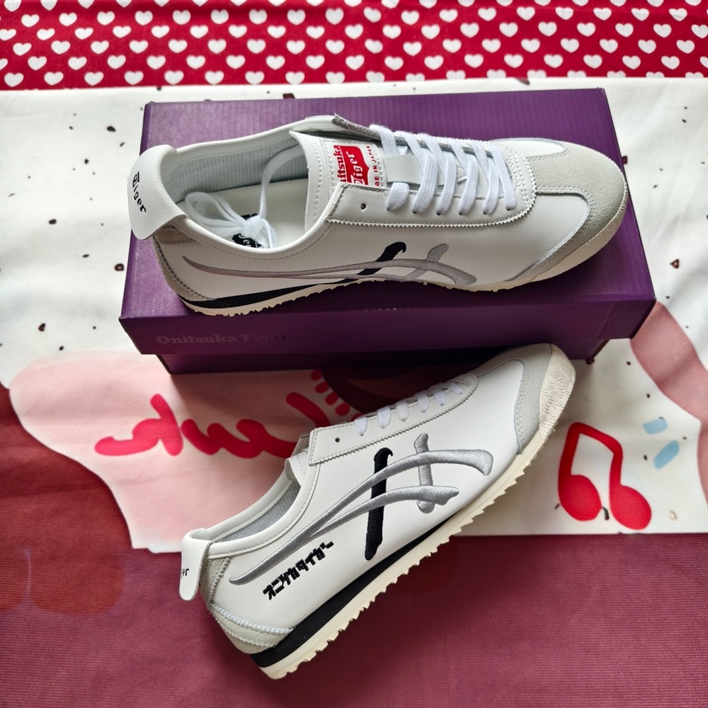 Onitsuka Tiger by Asics White and Black Mexico 66 Sneakers - Picture 1 of 9